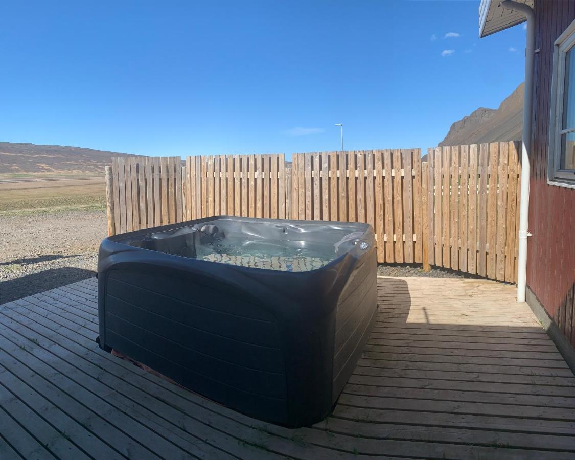 Hvammur 2 Guesthouse Red House Blonduos Zewnętrze zdjęcie