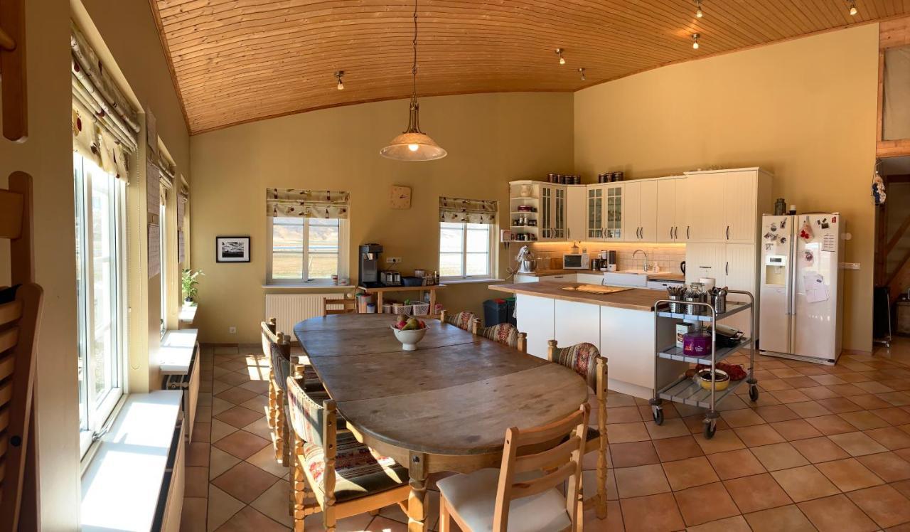 Hvammur 2 Guesthouse Red House Blonduos Zewnętrze zdjęcie