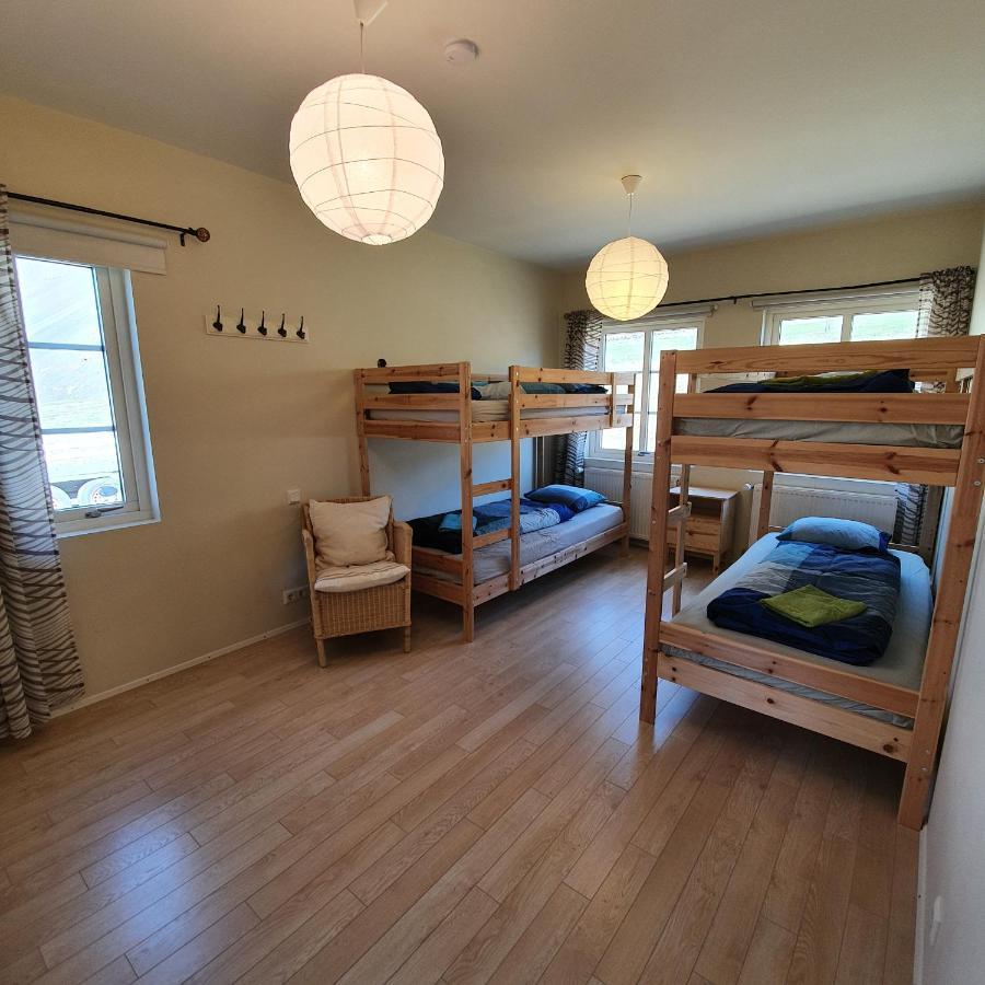 Hvammur 2 Guesthouse Red House Blonduos Zewnętrze zdjęcie