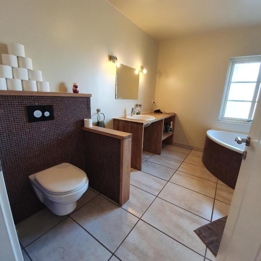 Hvammur 2 Guesthouse Red House Blonduos Zewnętrze zdjęcie