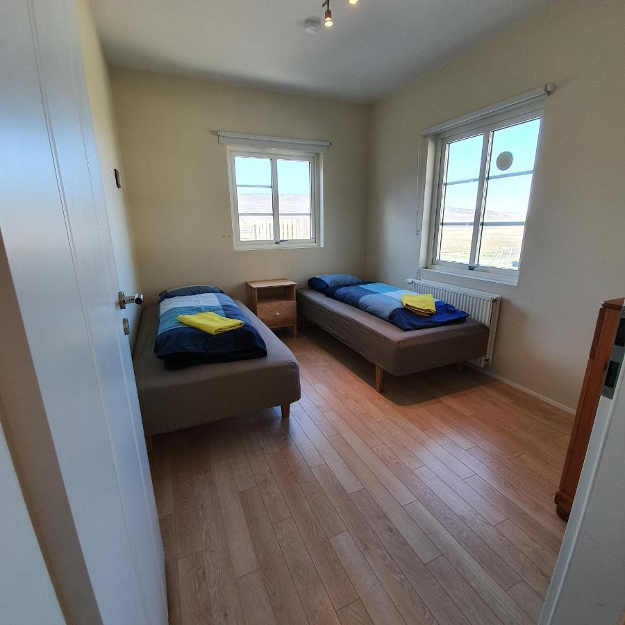 Hvammur 2 Guesthouse Red House Blonduos Zewnętrze zdjęcie